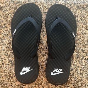 Nike flip flops